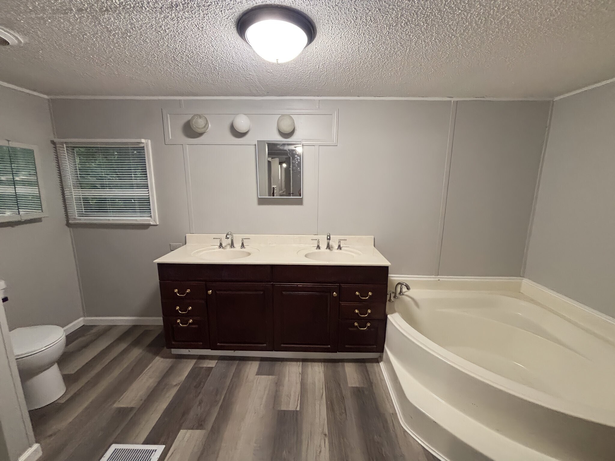 Building Photo - 7013 Timber Ridge N