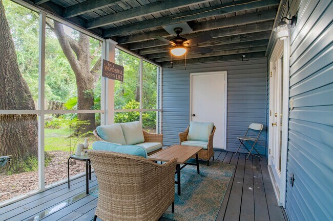 Building Photo - Lovely Ground-Floor Condo with Patio Near Airport