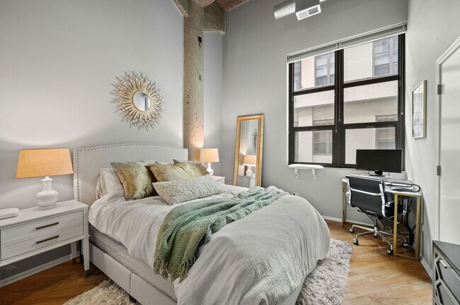 Building Photo - 758 N Larrabee St