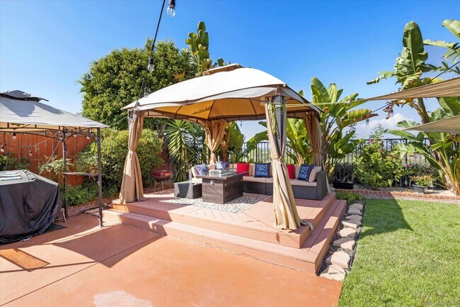 Building Photo - 3718 Via Las Villas
