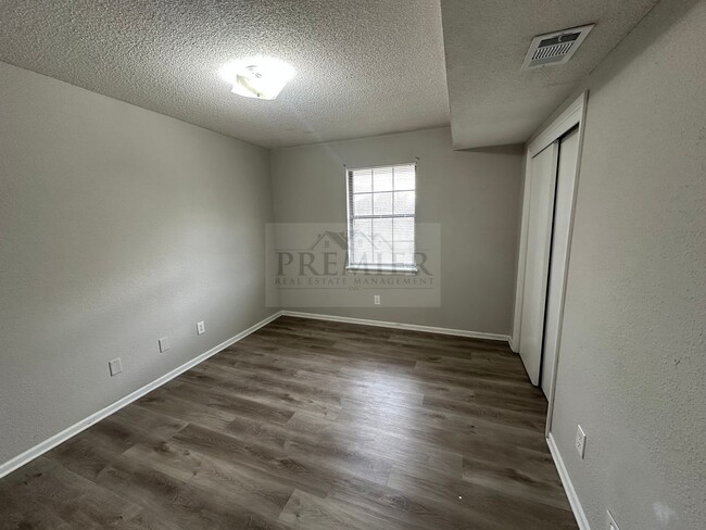 Building Photo - 302 W Montgomery St