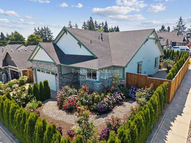 Building Photo - Stunning 3 BD, 2 BA Salem Home with Elegant Finishes!
