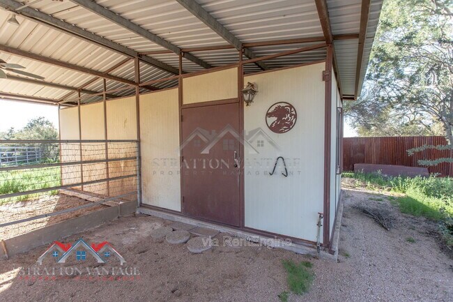 Building Photo - 4728 E Ron Rico Rd