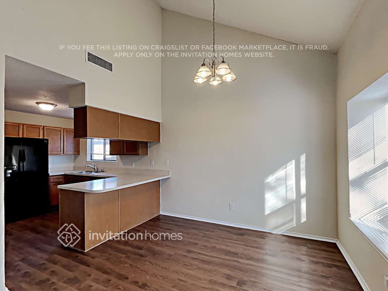Building Photo - 2541 Rialto Way