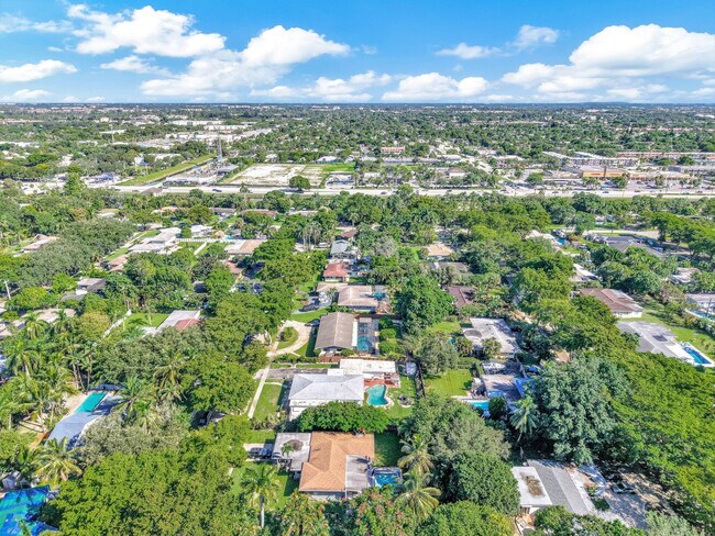 Building Photo - 836 Orchid Dr