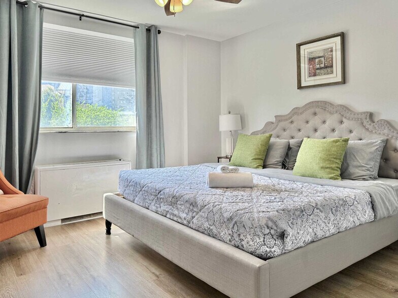 Building Photo - 215 Piedmont Ave NE