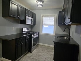 Building Photo - 331 Union Ave