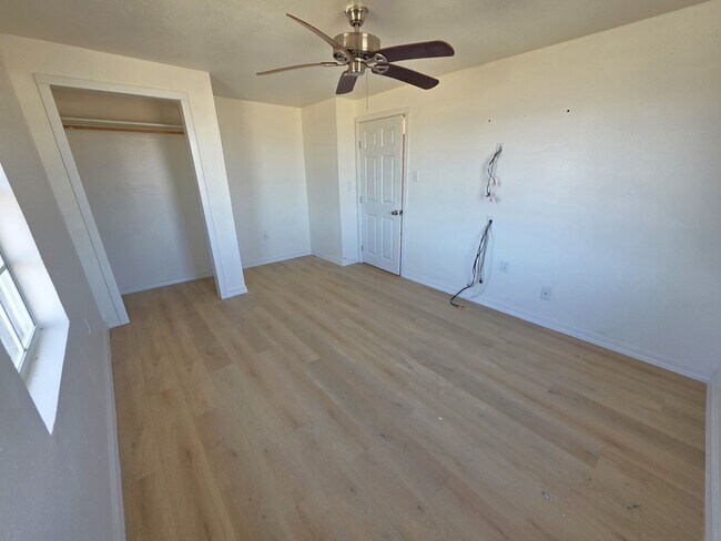 Building Photo - 405 Blue Water Blvd