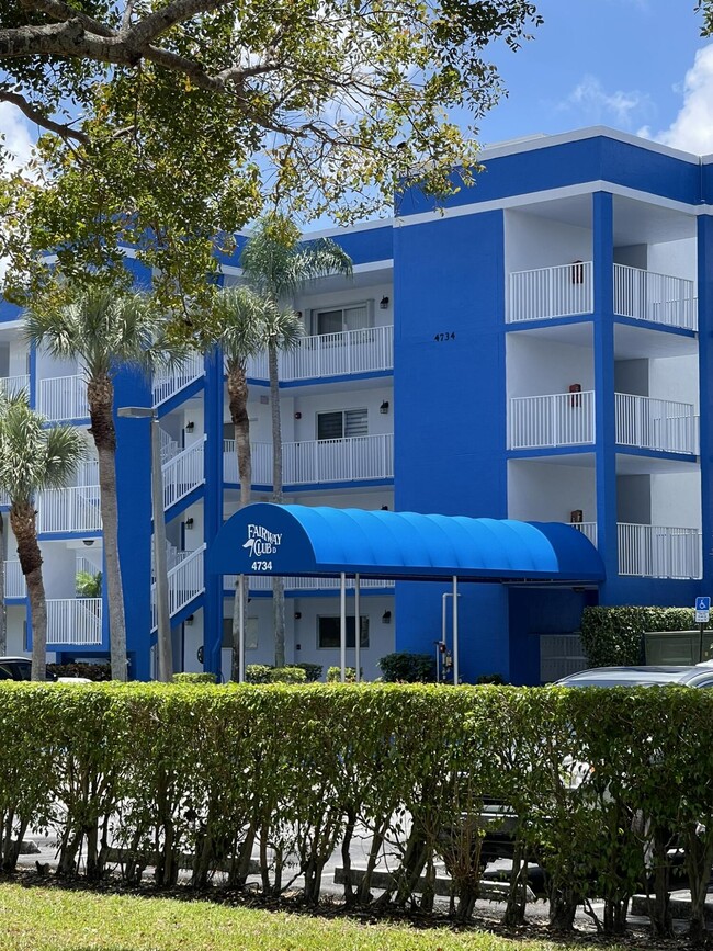 Building Photo - 4734 Lucerne Lakes Blvd E
