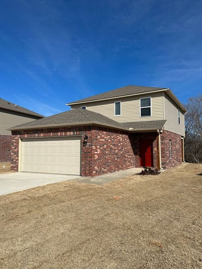 Building Photo - Hot Summer Deal! Sign by 7/31 and Pay Just $250 for Your First Month’s Rent | 3-Bed, 2-Bath Home ...