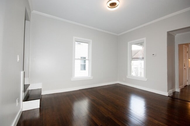 Building Photo - 30 Thornley St