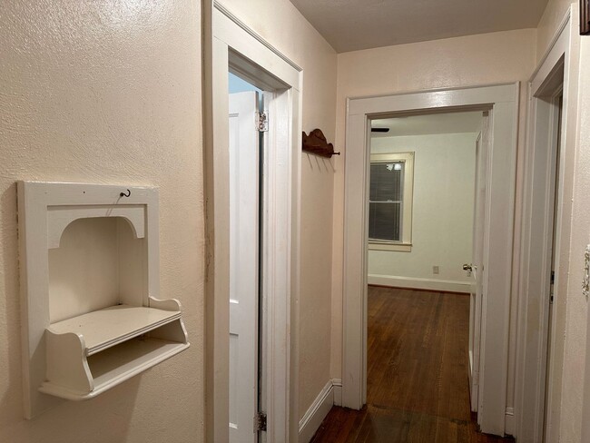 Building Photo - 2 Bedroom Downstairs Duplex in Norfolk