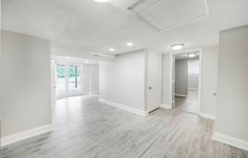 Building Photo - 673 Des Moines Dr