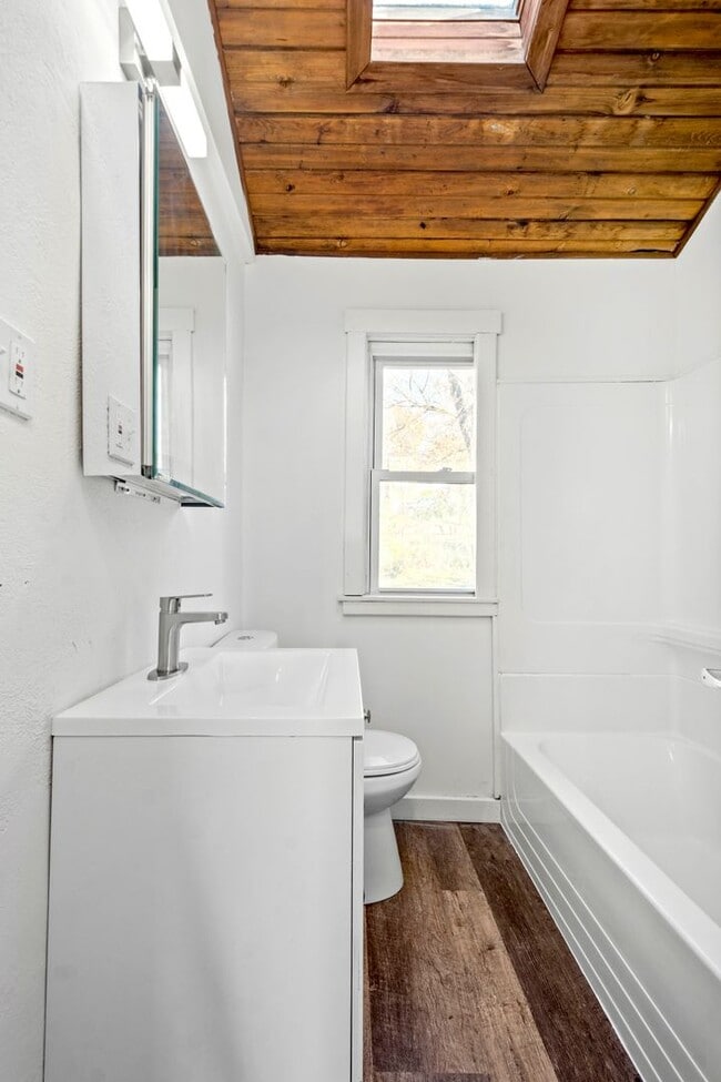 Building Photo - AVAILABLE JULY 1ST! ABSOLUTELY GORGEOUS & RENOVATED 2 bedroom in CASTLE SHANNON!