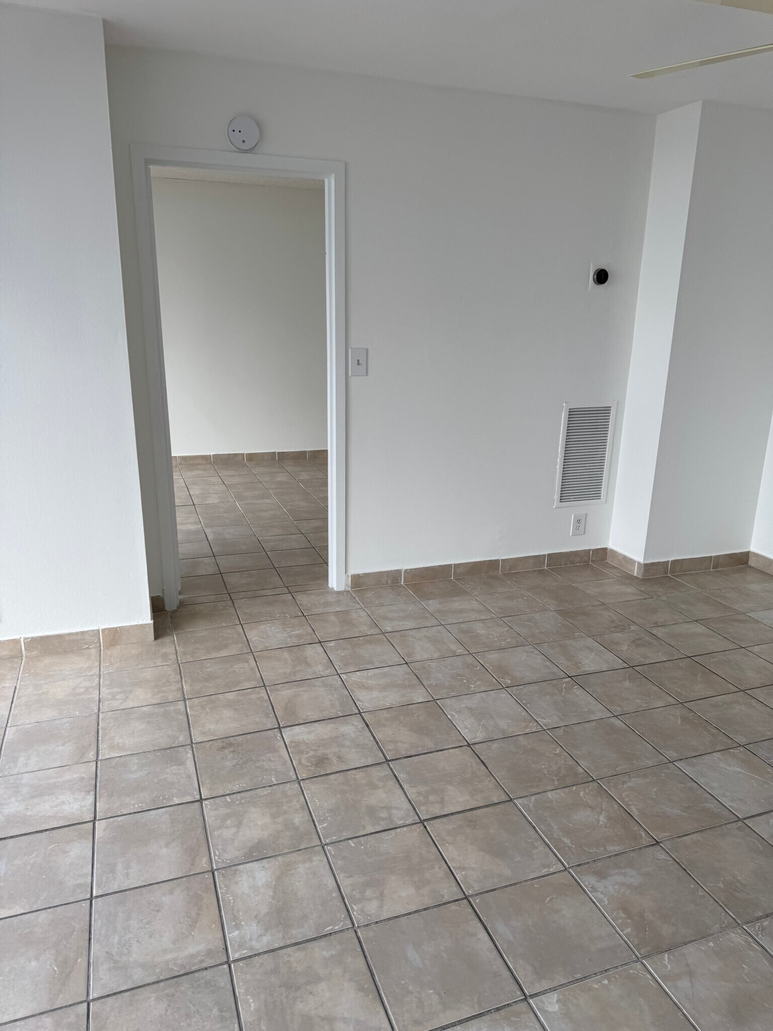 Building Photo - 7601 E Treasure Dr