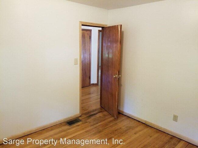 Building Photo - 4 br, 2 bath House - 517 S Mitchell St