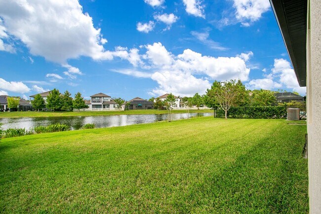 Building Photo - Spacious 4 Bed 3 Bath Home
