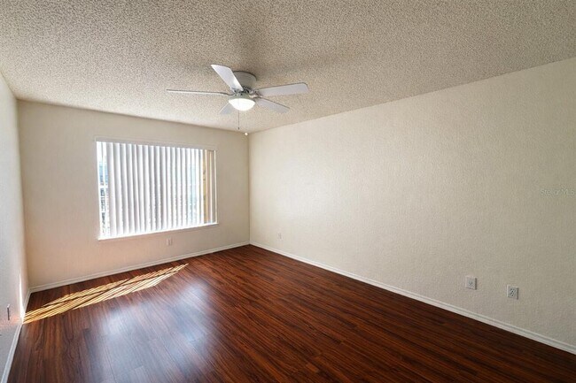 Building Photo - 2550 N Alafaya Trail