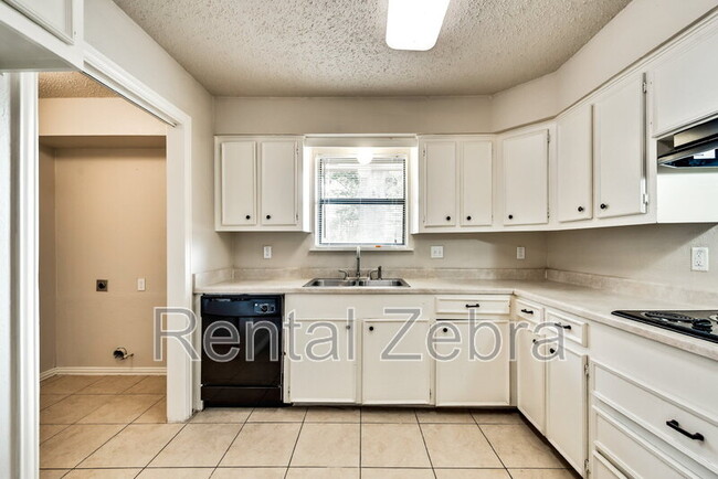 Building Photo - 500 Woodhollow Dr