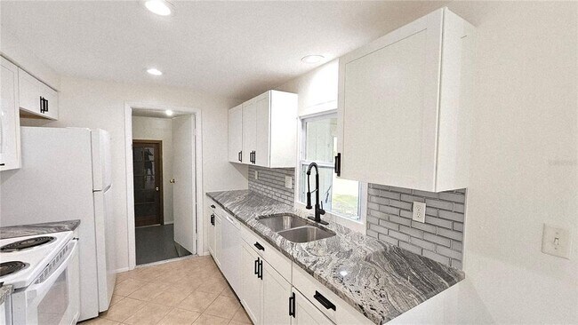 Building Photo - 284 Rotonda Blvd W