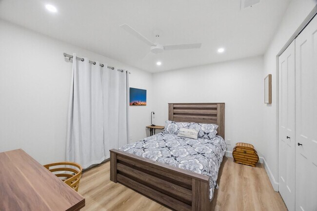 Building Photo - Pool Home