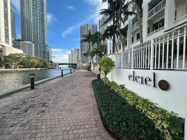 Building Photo - 41 SE 5th St