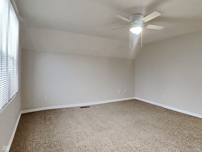 Building Photo - 116 UNIT B S B St