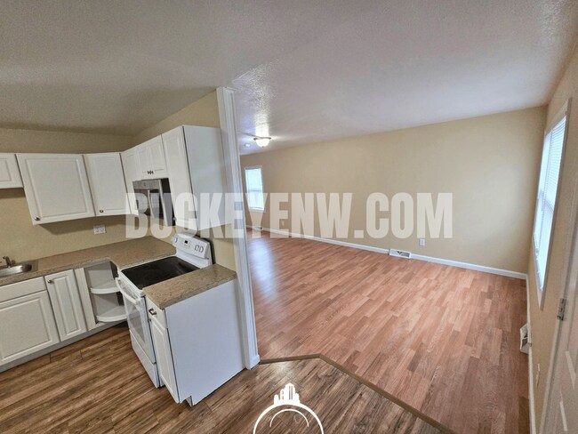 Building Photo - 3725 Terrace Dr