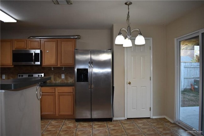 Building Photo - 12 Nightshade Ave