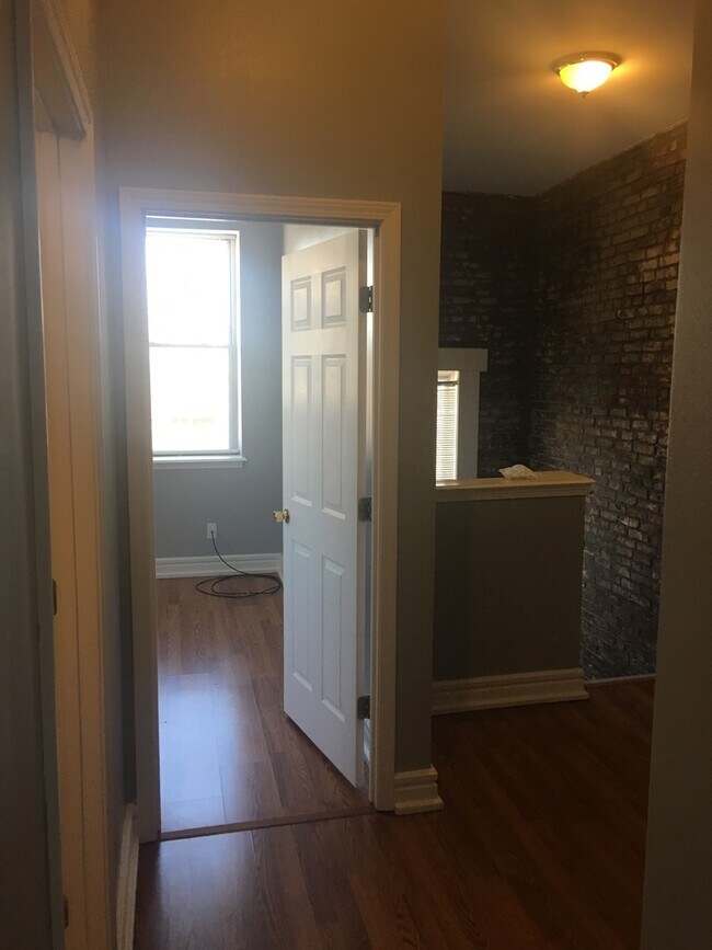 Building Photo - 2029 Russell Blvd