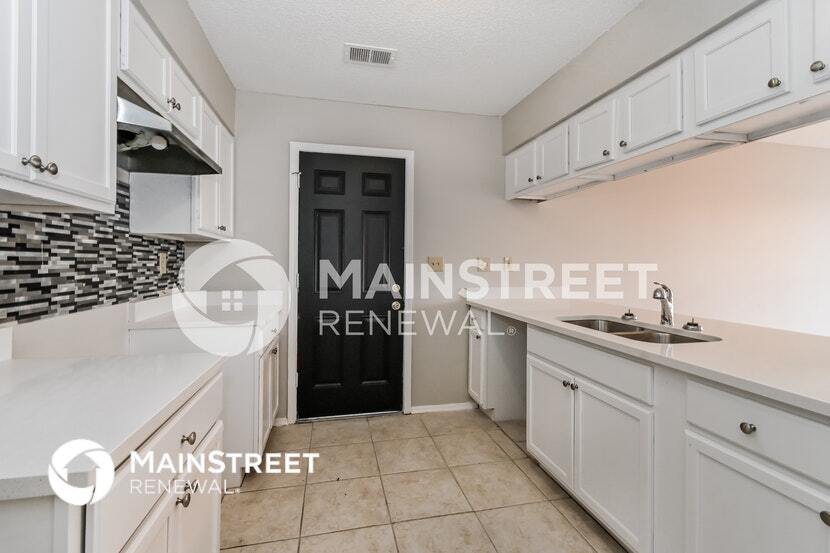 Building Photo - 6571 Kristen Dr