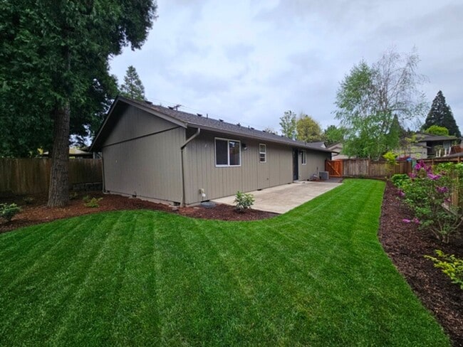 Building Photo - 3Bd/2Ba Single Story Home-Available to view beginning 4/27/2026!