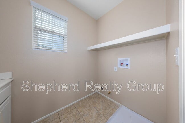 Building Photo - 2985 Breezy Meadow Cir