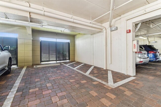 Building Photo - 200 Skiff Point