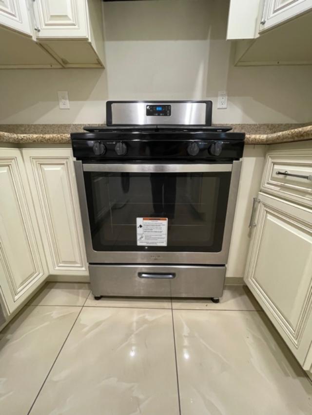 Building Photo - 19158 Schoenborn St