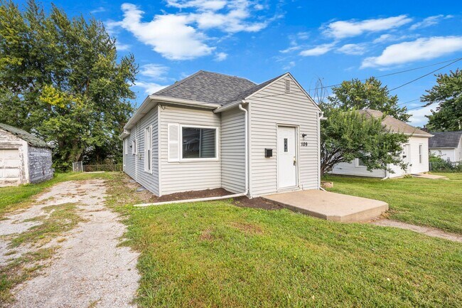 Building Photo - 109 S Attica Rd
