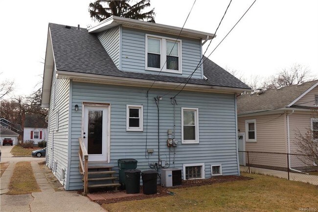 Building Photo - 25 Kensington Blvd