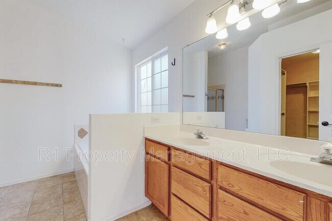 Building Photo - 5551 Rabadi Castle Ave NW