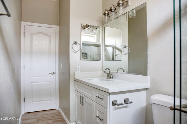 Building Photo - 6656 S Classic Way