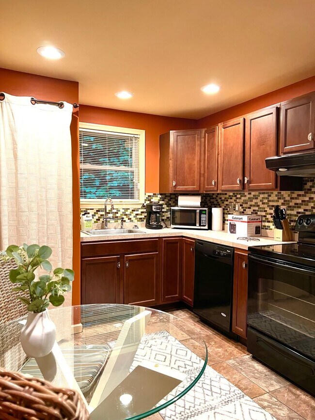 Building Photo - Completely Furnished Rental, 2 Bedrooms in...