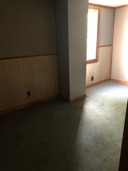 Building Photo - 302 Brown St