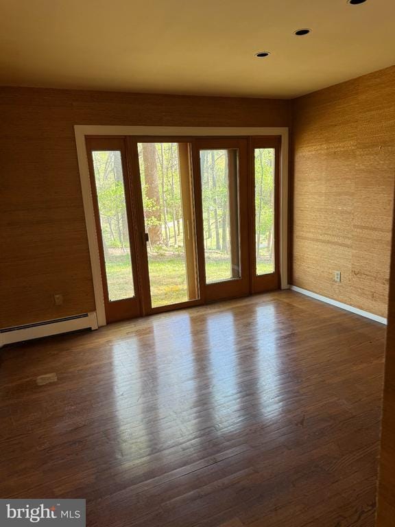 Building Photo - 11627 Pine Tree Dr