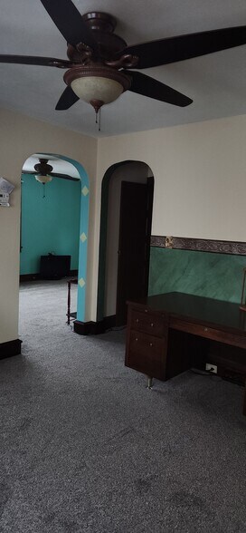 Building Photo - 340 S Jackson St