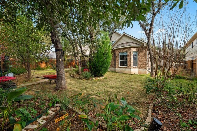 Building Photo - 10900 Sky Rock Dr