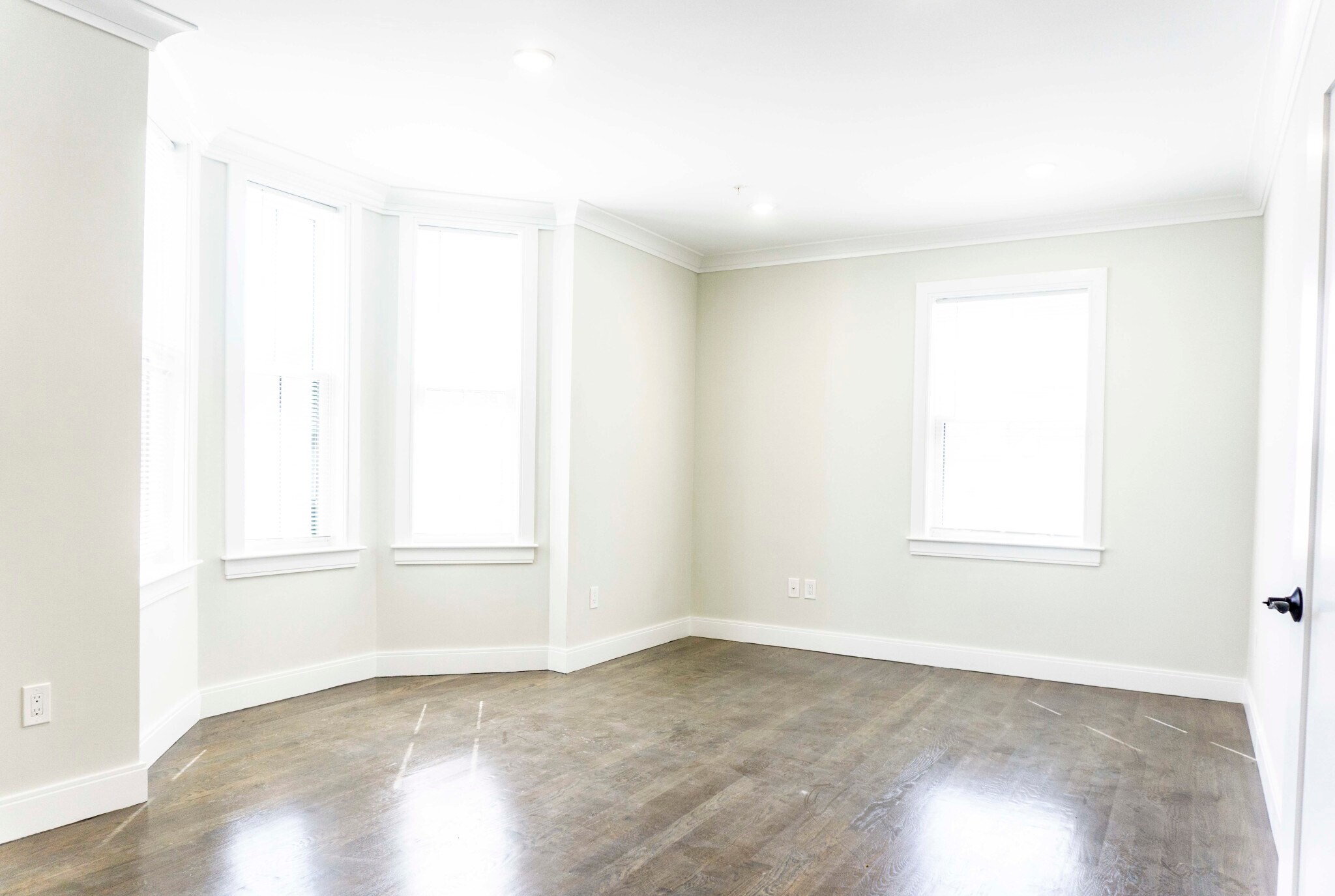 Building Photo - 79 Linden St