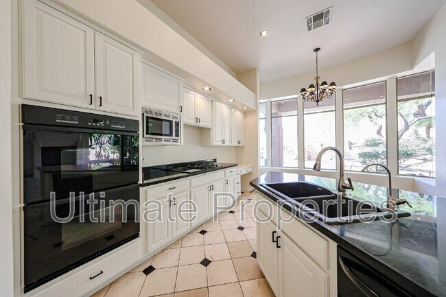 Building Photo - 11050 E Verbena Ln