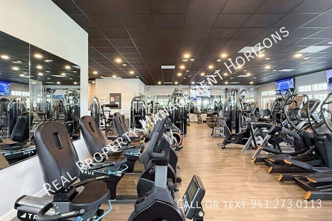 Building Photo - 534 Warwick Ln