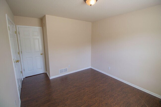 Building Photo - 1871 Harmony St