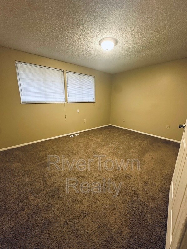 Building Photo - 4328 Park Forest Dr