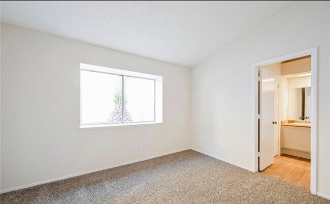 Building Photo - 3100 N Tenaya Wy